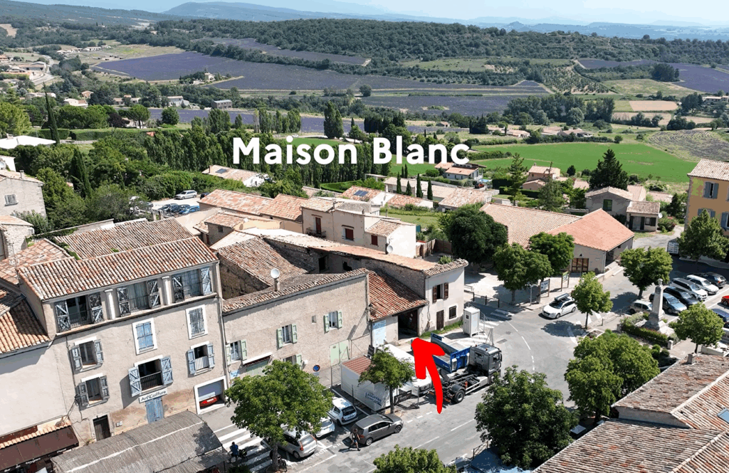 Cette vidéo retrace l'histoire de la renaissance de la Maison Blanc, à Saint-Michel l'Observatoire, l'une des six aventures de renaissance des centres anciens menées par la DDT 04, dans les Alpes-de-Haute-Provence. Ce chantier a été mené de 2023 à 2025. Cinq autres opérations du même genre ont démarré dans le département au même moment.